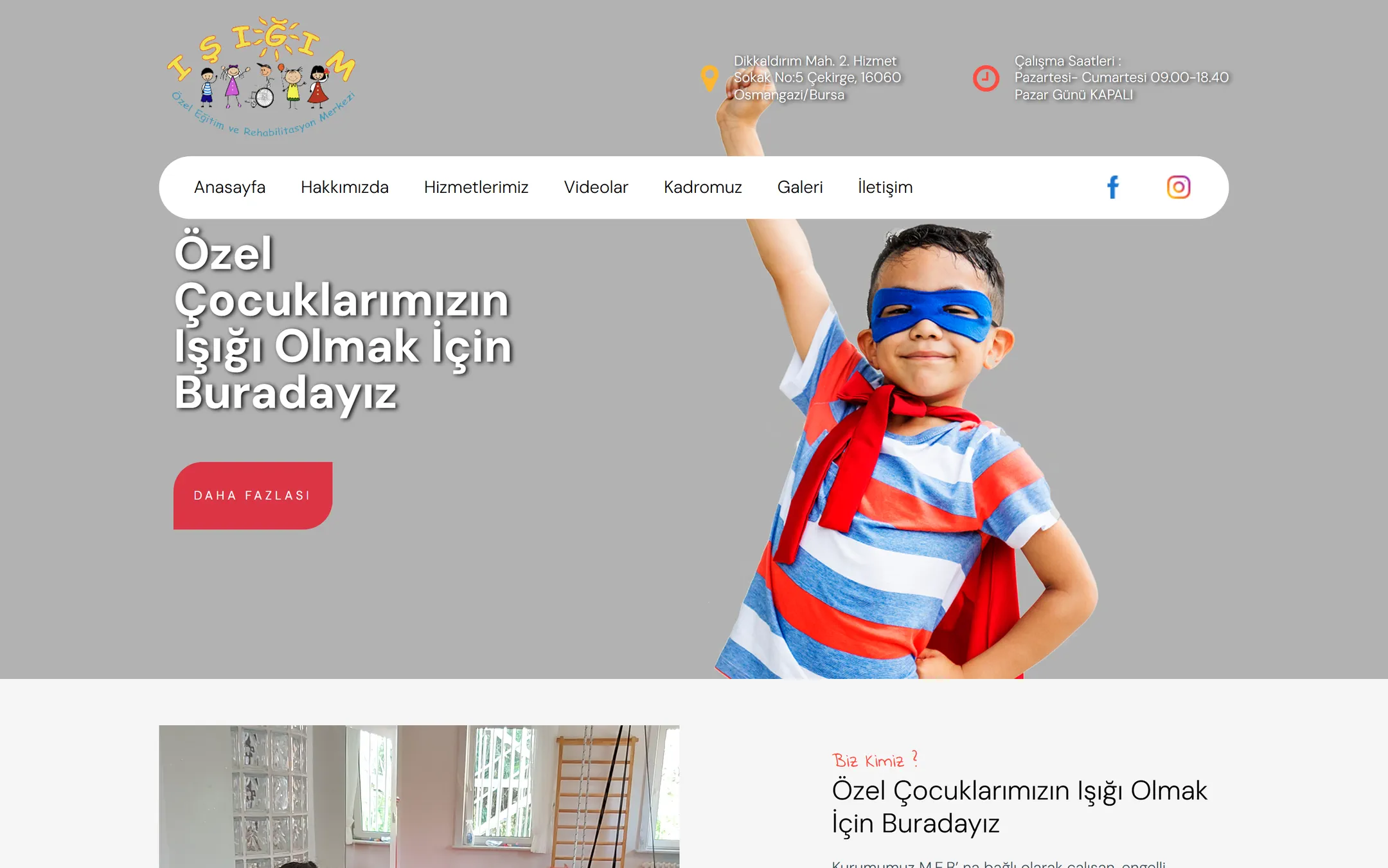 Homepage: opening with address and opening hours